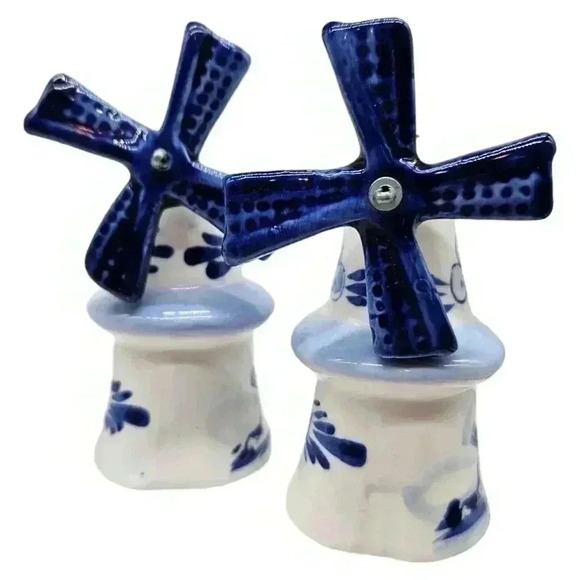 Vintage Blue and White windmill Salt and Pepper shakers - Picture 1 of 9